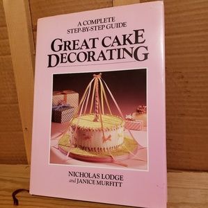 Cake decorating book